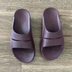 OOFOS SLIDE SANDALS